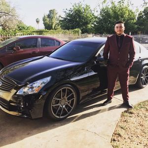 Meet your Posher, Carlos